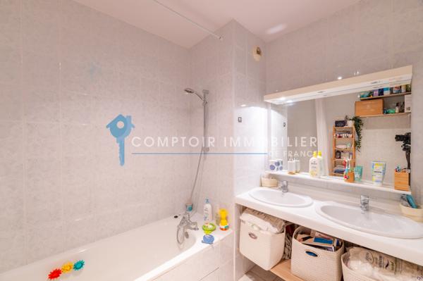 Appartement
                                                                                                                                                                                                                                                                                                                        5 pièce(s)                                                                                                                                                                                                          3 chambre(s)                                                                                                                                                                                                          92.63  m²