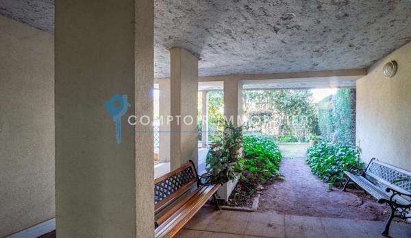 Appartement
                                                                                                                                                                                                                                                                                                                        5 pièce(s)                                                                                                                                                                                                          3 chambre(s)                                                                                                                                                                                                          92.63  m²