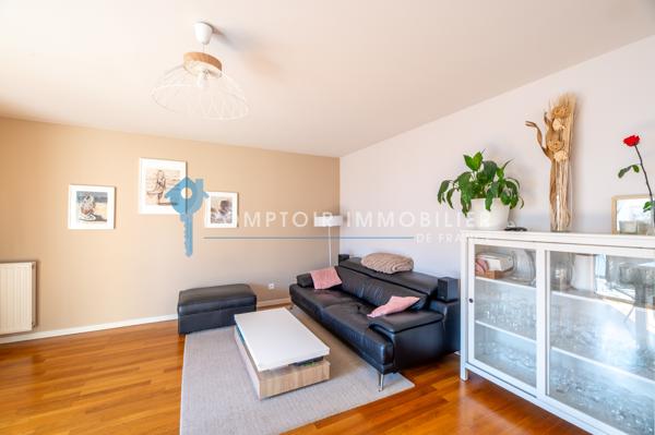 Appartement
                                                                                                                                                                                                                                                                                                                        5 pièce(s)                                                                                                                                                                                                          3 chambre(s)                                                                                                                                                                                                          92.63  m²