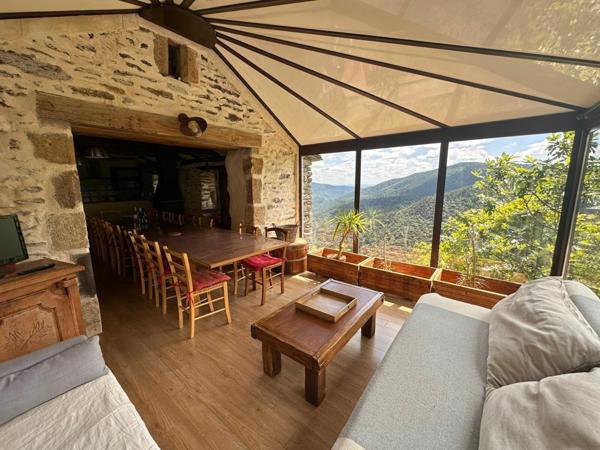 Maison à vendre    14 pièces •  Joyeuse