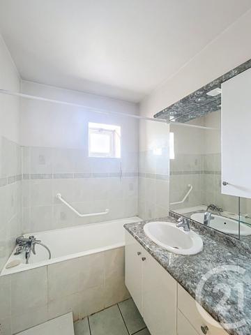 Appartement F4 à vendre  4 pièces - 78,37 m2 CHAMALIERES - 63