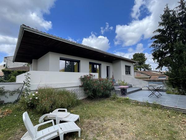 Idéalement situé à TALENCE, En location bail MOBILITE (Loi ELAN) bel appartement avec entrée indépendante avec terrasse et jardin