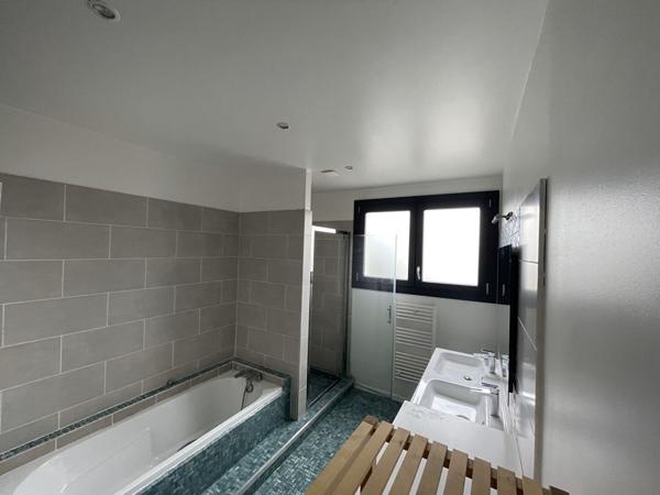 Idéalement situé à TALENCE, En location bail MOBILITE (Loi ELAN) bel appartement avec entrée indépendante avec terrasse et jardin