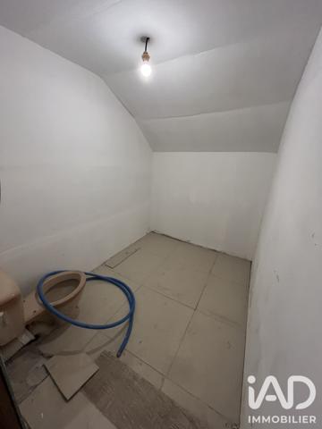 Maison à vendre 5 pièces 213,85 m² Noyant-Villages