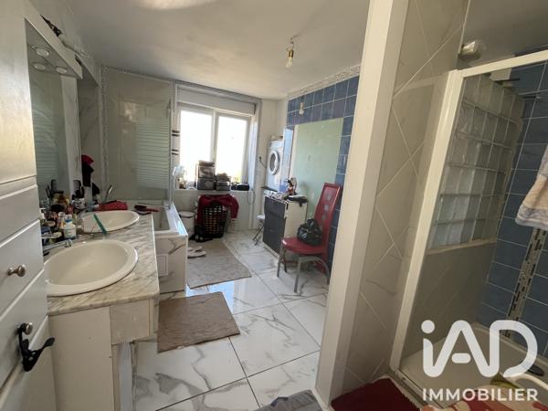 Maison à vendre 5 pièces 213,85 m² Noyant-Villages