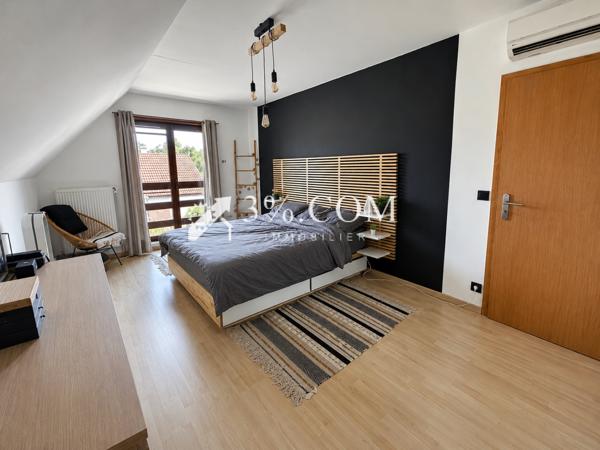 Maison
                                                                                                                                                                                                                                                                                                                        4 pièce(s)                                                                                                                                                                                                          2 chambre(s)                                                                                                                                                                                                          107  m²