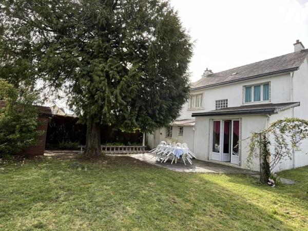Maison familiale dans le bourg de La Chapelle-sur-Erdre :