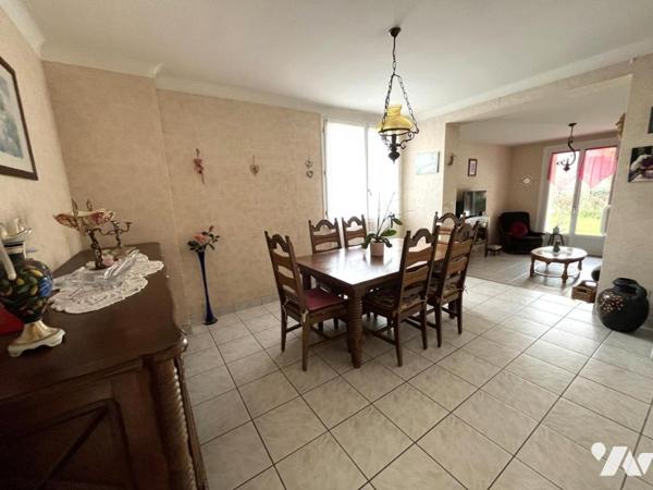 Maison familiale dans le bourg de La Chapelle-sur-Erdre :