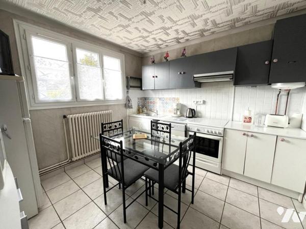 Maison familiale dans le bourg de La Chapelle-sur-Erdre :