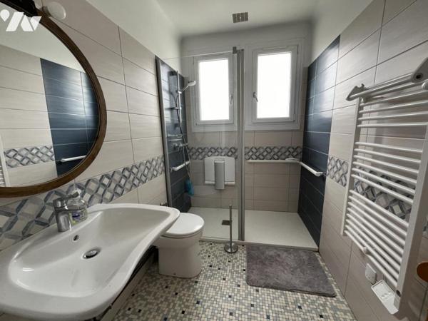 Maison familiale dans le bourg de La Chapelle-sur-Erdre :