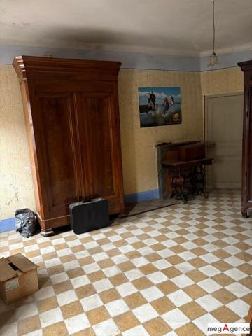 Maison à SAINT-ETIENNE-VALLEE-FRANCAISE, 48330 - 12 pièces 323m²