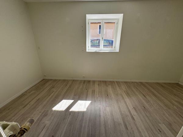 Immeuble à ESSAY, 61500 - 130m²