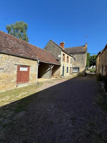 Immeuble à ESSAY, 61500 - 130m²