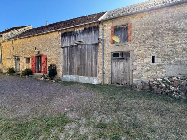 Immeuble à ESSAY, 61500 - 130m²