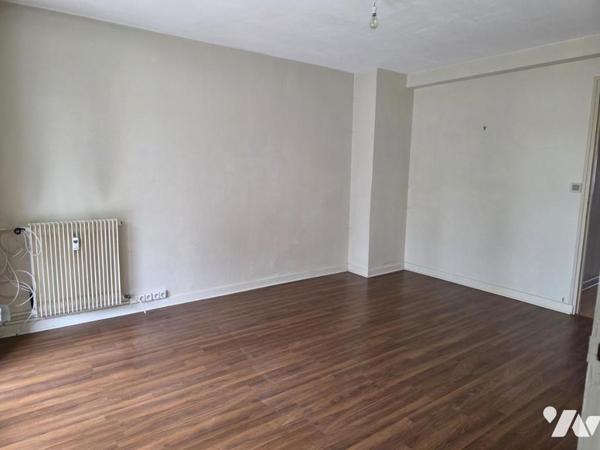 Appartement de type 3 en résidence sécurisée avec parking et balcon 