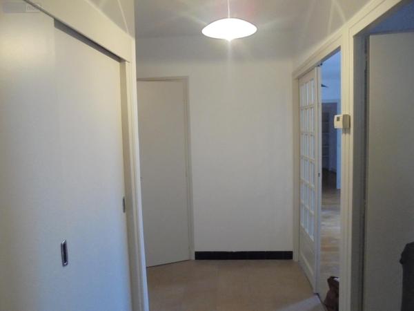 Appartement rénové à louer à Avallon dans l'Yonne (89200), ref : APPARTEMENT T4   
Centre