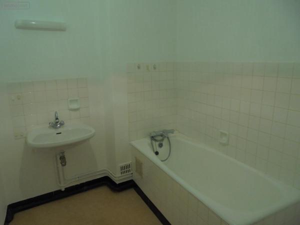 Appartement rénové à louer à Avallon dans l'Yonne (89200), ref : APPARTEMENT T4   
Centre