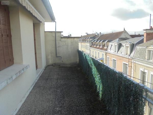 Appartement rénové à louer à Avallon dans l'Yonne (89200), ref : APPARTEMENT T4   
Centre