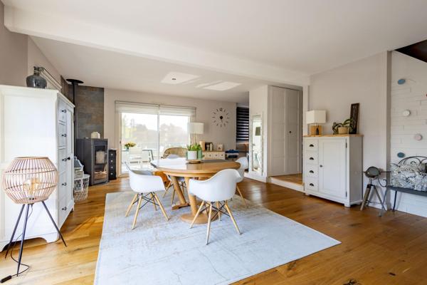 Charmante maison familialle au calme avec 4 chambres et grand sous-sol en excellent état!