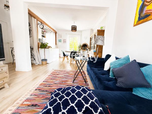 Appartement
         5 pièces
        - 100 m² Exclusivité 319 500 € *