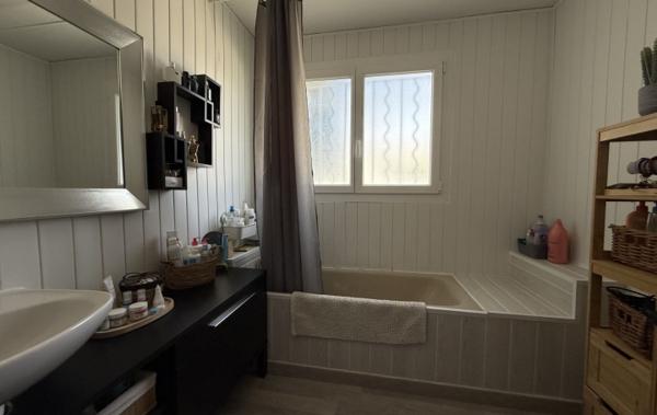 Vente Villa avec très grand garage rénové(e) Meze   