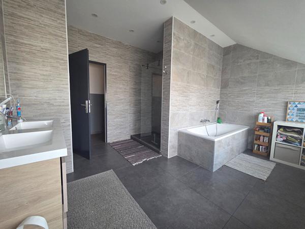 Appartement Elbeuf 6 pièce(s) 198 m2