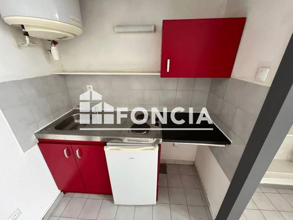 Location Appartement 2 pièces 28.78 m² - 5 rue grizot Nimes 30000