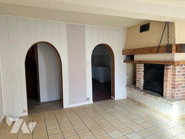 ETAMPES SUR MARNE- 5 minutes de la gare- Maison de village de 70 m² de type 3 avec 2 chambres.