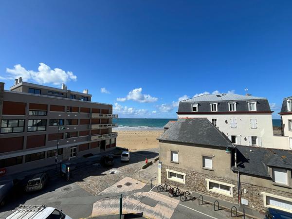 A LOUER SAINT MALO ROCHEBONNE T2 MEUBLE  LOUE DE SEPTEMBRE A JUIN 2027.  PARKING ET BALCON VUE MER