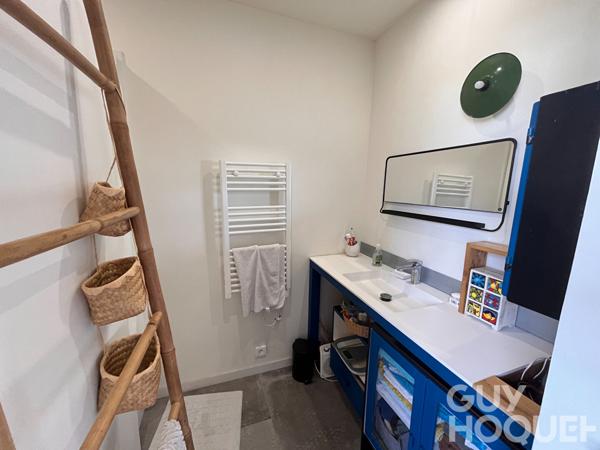 Maison esprit loft ? Ancienne dépendance aménagée avec potentiel