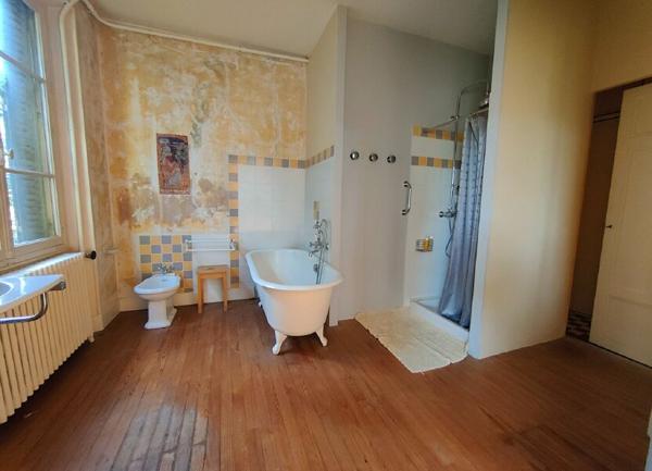 Maison à vendre    7 pièces •  Grenoble