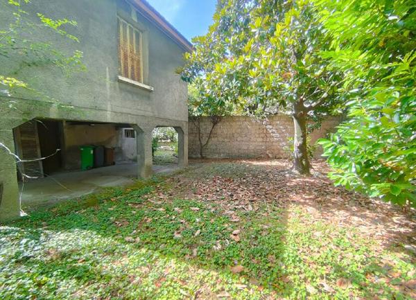 Maison à vendre    7 pièces •  Grenoble