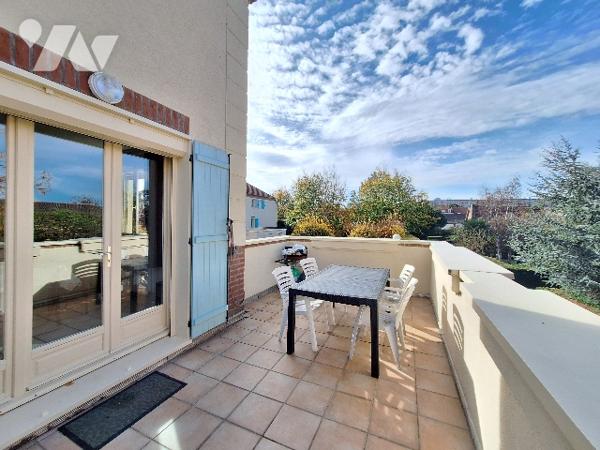 APPARTEMENT TERRASSE ET GARAGE