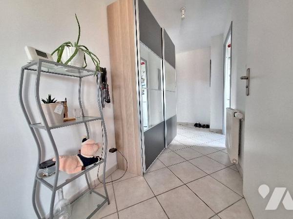 APPARTEMENT TERRASSE ET GARAGE