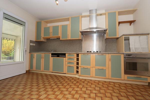 Vaste maison familiale au calme de l'Immaculée - 4 chambres, grand terrain, carport, préau et atelier