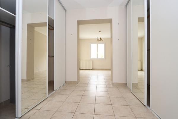 Vaste maison familiale au calme de l'Immaculée - 4 chambres, grand terrain, carport, préau et atelier