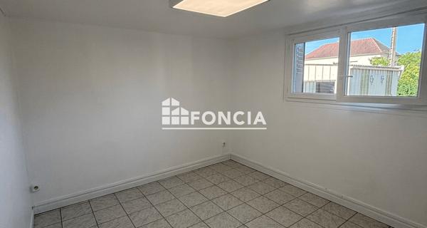 Location Appartement 2 pièces 44 m² - Courmelles 02200