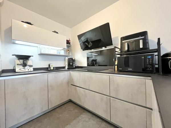 T3 de 70 m² - RDC - 100 m² JARDIN / CAVE / GARAGE