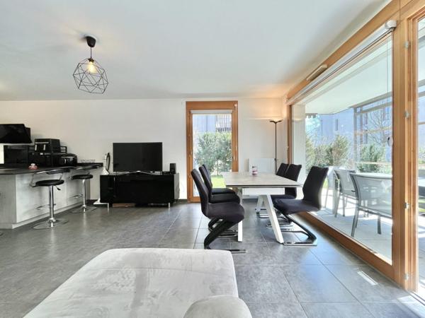 T3 de 70 m² - RDC - 100 m² JARDIN / CAVE / GARAGE