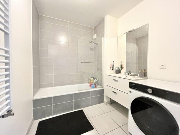 T3 de 70 m² - RDC - 100 m² JARDIN / CAVE / GARAGE