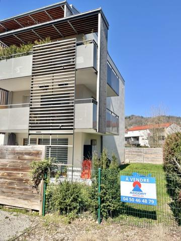 T3 de 70 m² - RDC - 100 m² JARDIN / CAVE / GARAGE