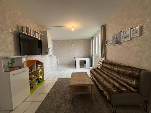 Magnifique appartement de 4 pièces avec place de parking et cave, la Marne à deux pas !