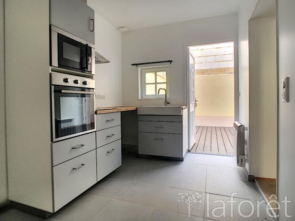 Location appartement près de Châlons-en-Champagne - 1 pièce(s) - 38 m² - 490 €/mois