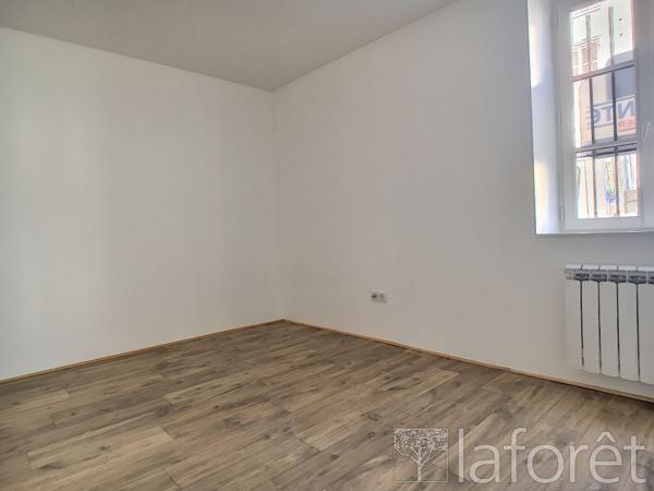 Location appartement près de Châlons-en-Champagne - 1 pièce(s) - 38 m² - 490 €/mois