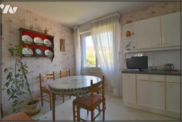 LE RHEU T4 DUPLEX EN CENTRE VILLE AVEC GARAGE ET BALCONS