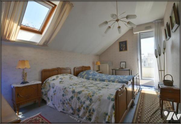 LE RHEU T4 DUPLEX EN CENTRE VILLE AVEC GARAGE ET BALCONS