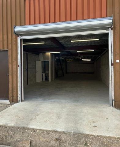 Local d'activité Roissy En Brie 255 m2