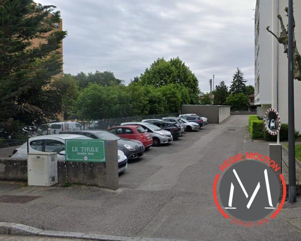 Stationnement à louer - CALUIRE ET CUIRE 69300