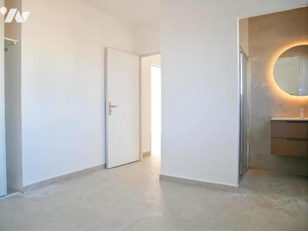 A SAUVIAN (34), à 15 minutes de BEZIERS, une maison neuve de 114 m², 4 chambres, garage et piscine.