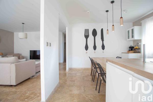 Maison 4 pièces de 128 m² à Rochefort-du-Gard (30650)